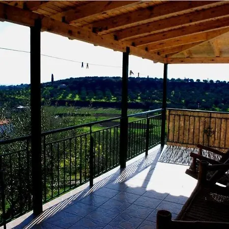 Maria Elena Villa Koróni